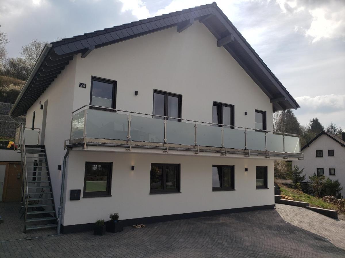 Ferienwohnungen Am Aeppelsberg Volkesfeld Luaran gambar