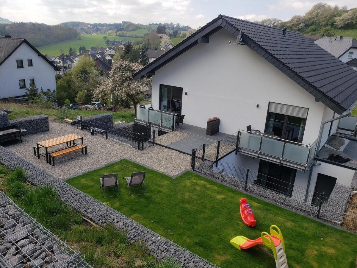 Ferienwohnungen Am Aeppelsberg Volkesfeld Luaran gambar